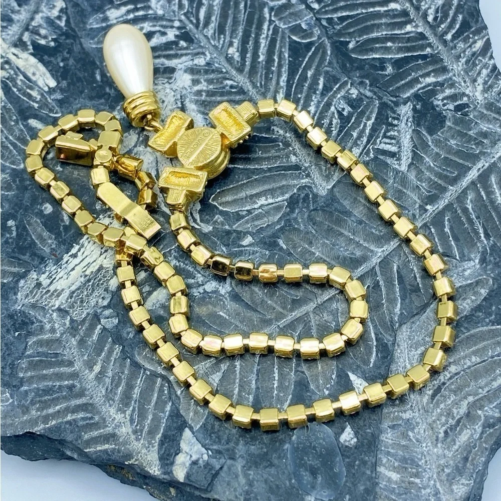 Elegant Gold and Pink Crystal Necklace